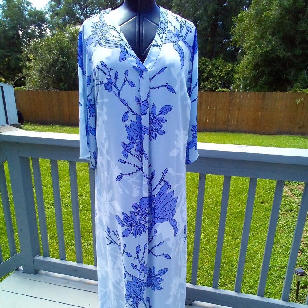 NWOT Roaman's Dress, color gray, White and lilac, size 14.
